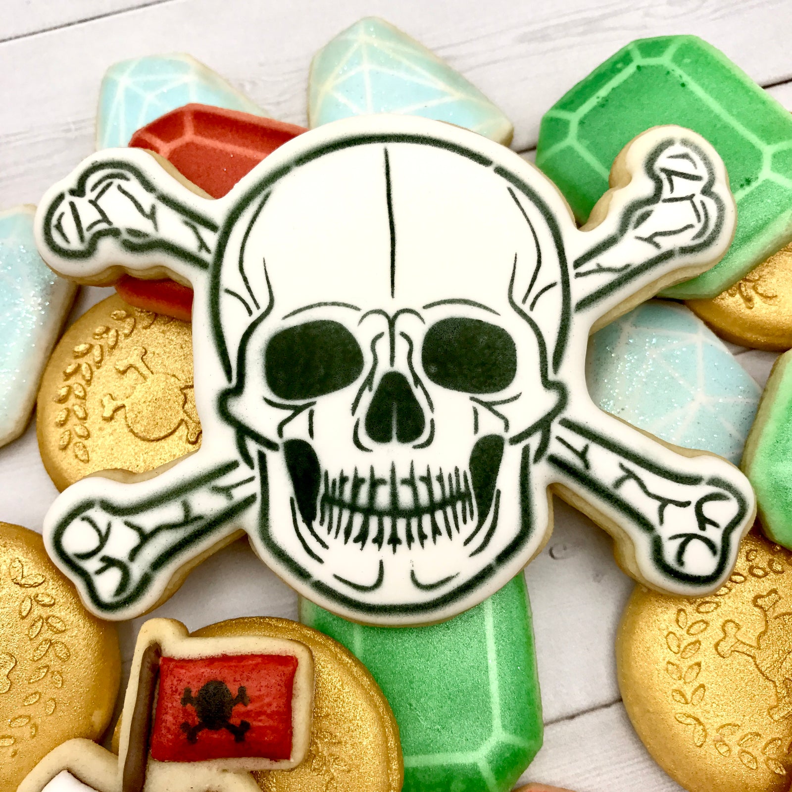 Cookie Cutters Skull and Cross Bones – Cookie Cutter & Stencil Set