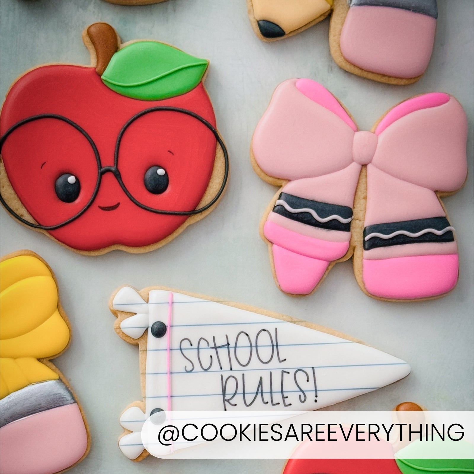 Cookie Cutters Crayon Bow – Cookie Cutter & Stencil Set