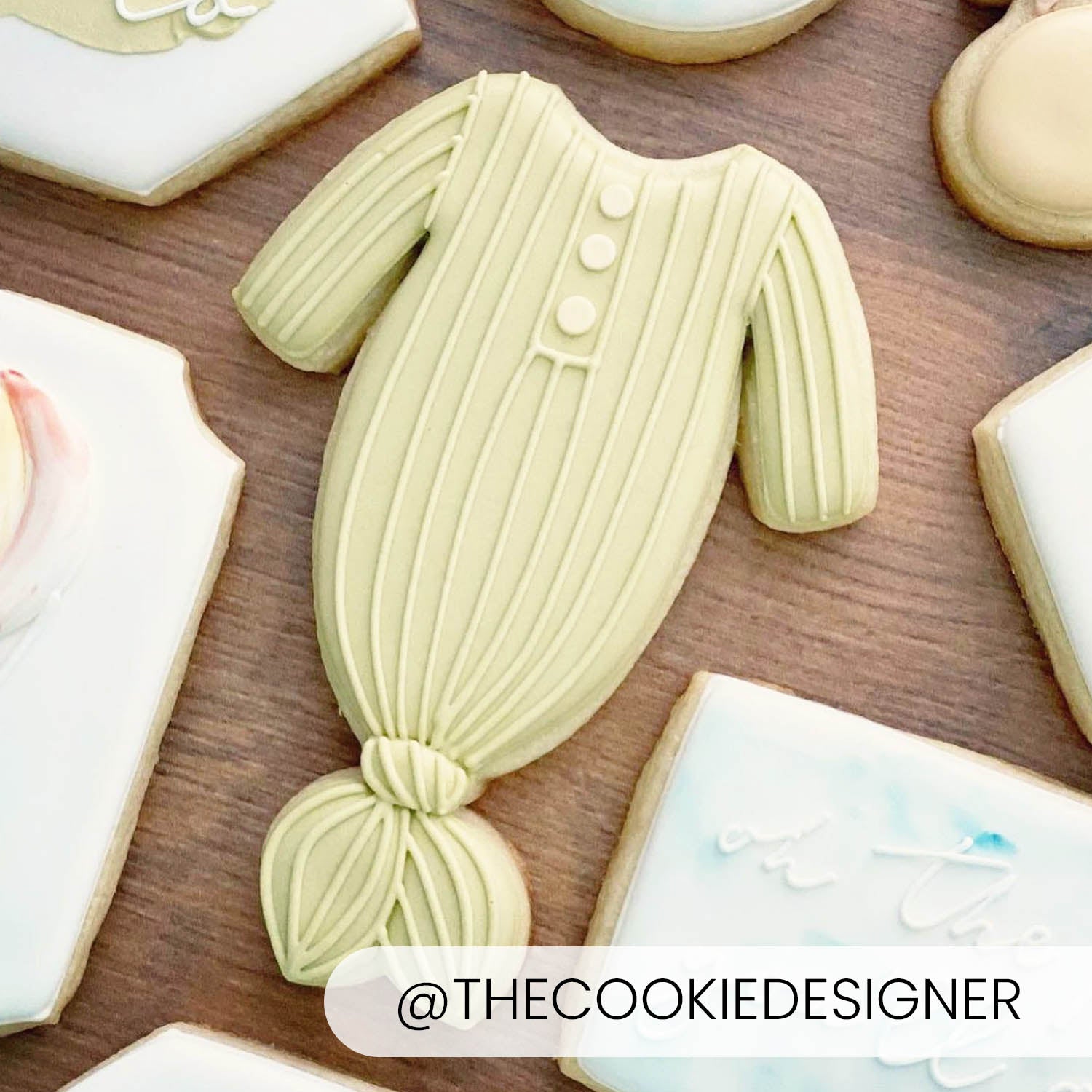 Cookie Cutters Knotted Gown Cutter