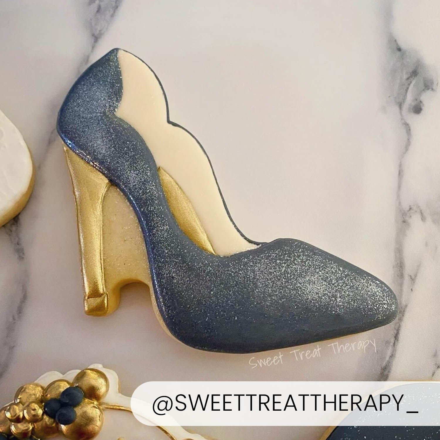 Cookie Cutters Scallop Heel – Cookie Cutter & Stencil Set