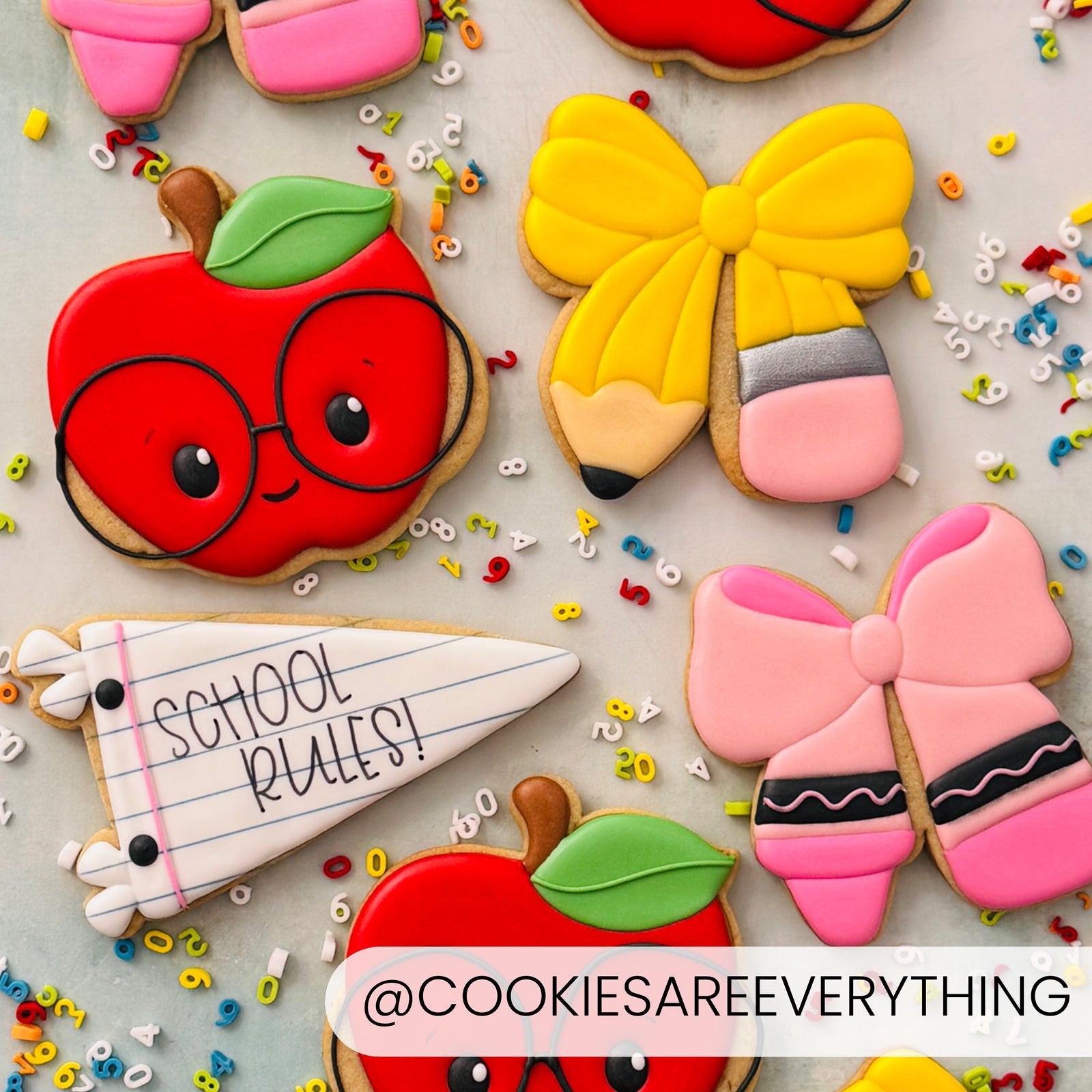 Cookie Cutters Nerdy Apple – Cookie Cutter & Stencil Set