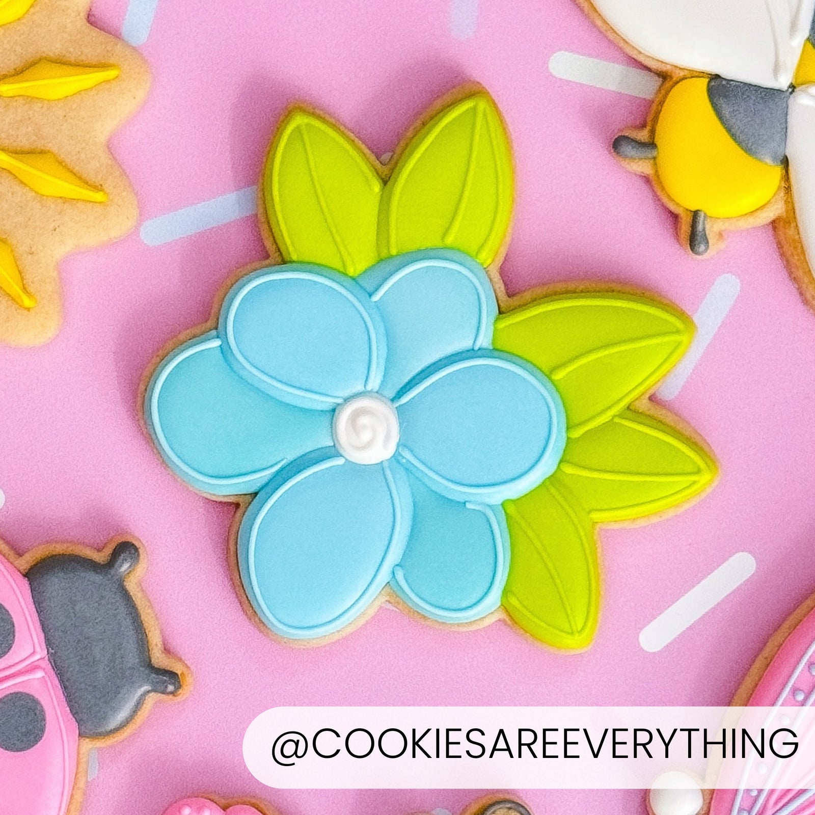 Violet Flower – Cookie Cutter & Stencil Set