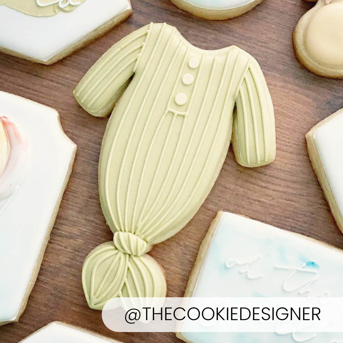 Cookie Cutters Knotted Gown Cutter